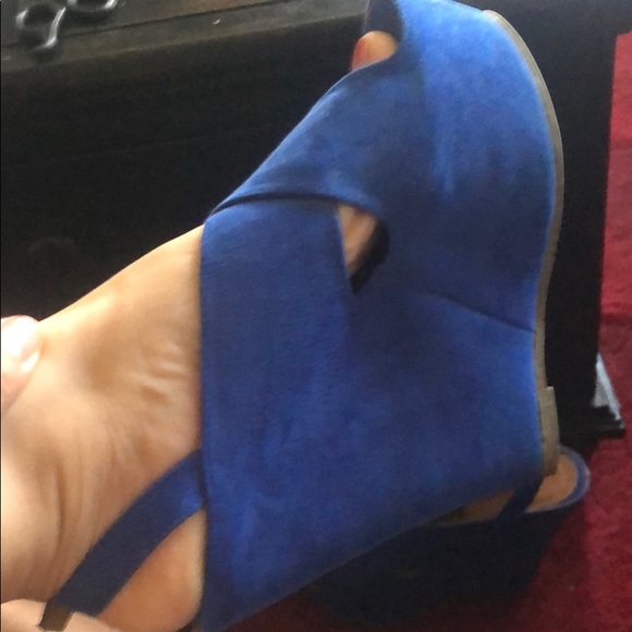 Shoes - Picture 1 of 4